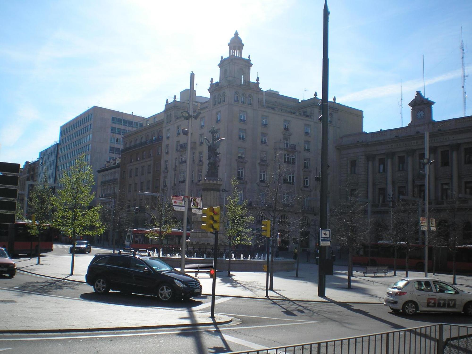 Apartamentos Plaza Espana Deluxe Сарагоса Екстериор снимка